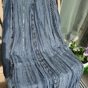 🌟 Chico’s size 2 Embroidered Skirt